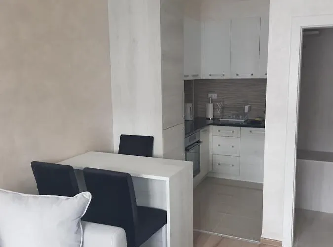 Majaa アパート *